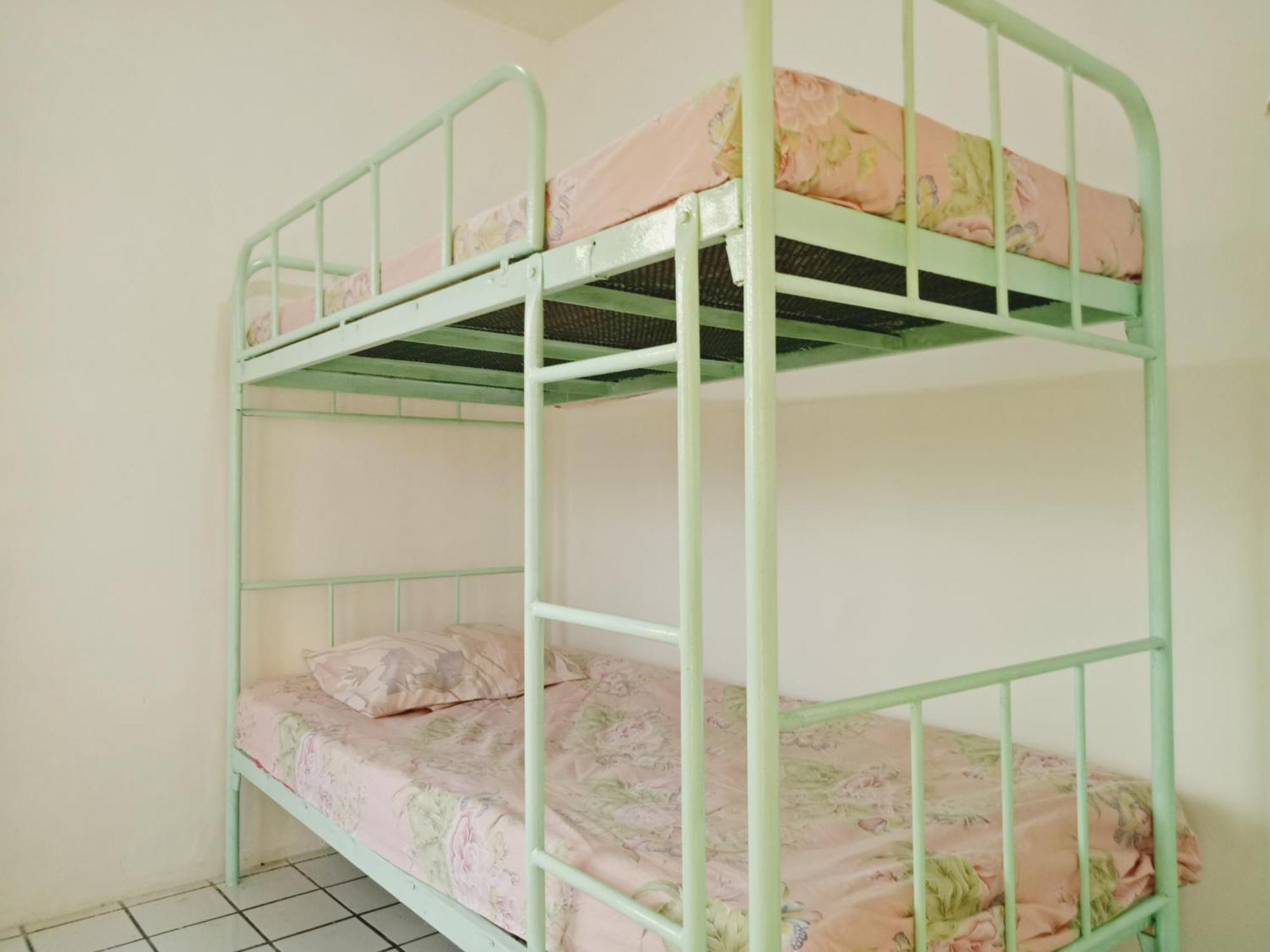 Griya Backpacker Pak Yon Bed & Breakfast มะลัง ภายนอก รูปภาพ
