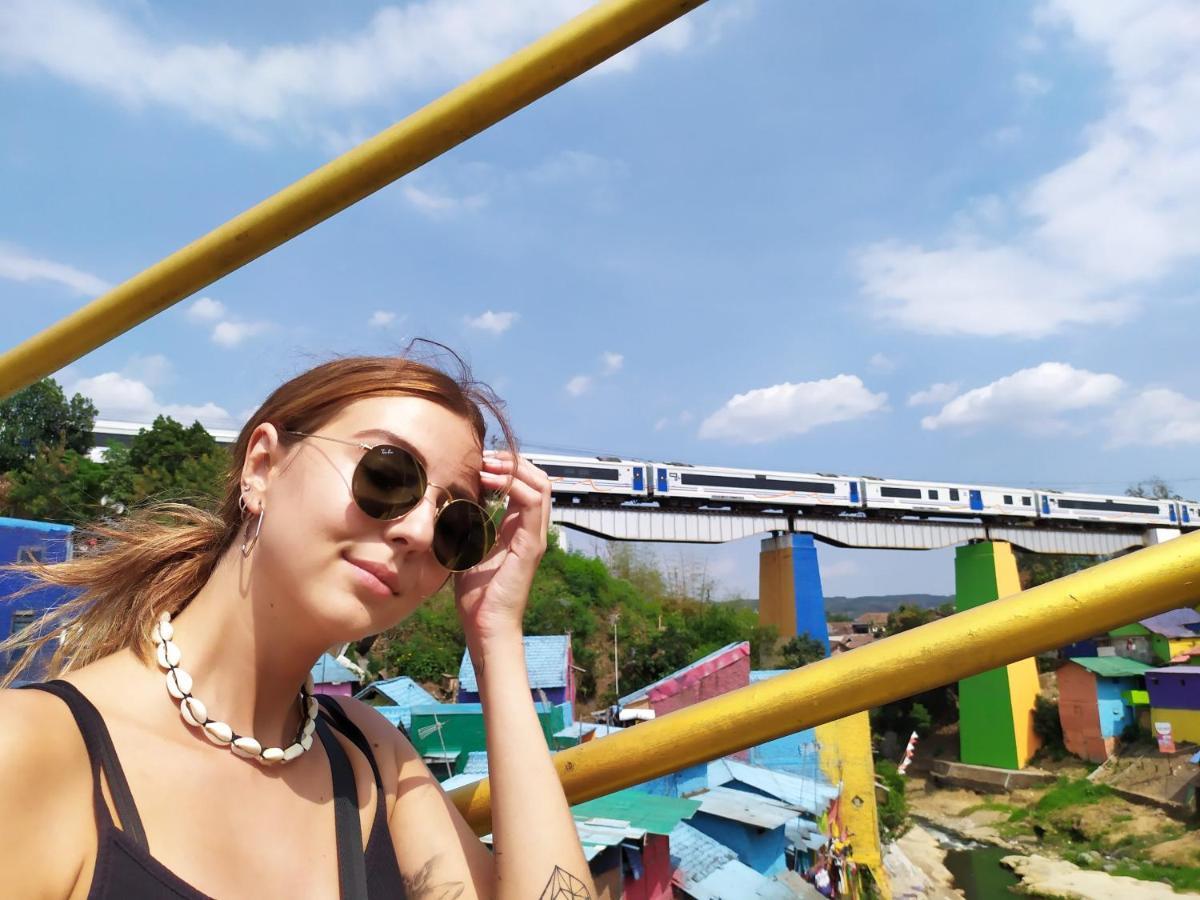 Griya Backpacker Pak Yon Bed & Breakfast มะลัง ภายนอก รูปภาพ