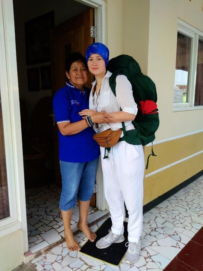Griya Backpacker Pak Yon Bed & Breakfast มะลัง ภายนอก รูปภาพ