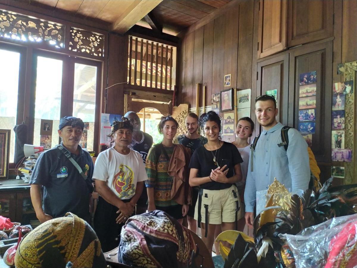 Griya Backpacker Pak Yon Bed & Breakfast มะลัง ภายนอก รูปภาพ