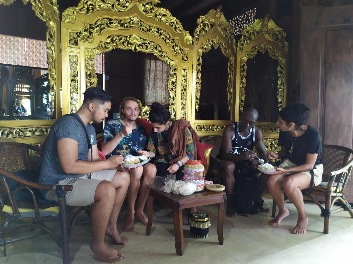Griya Backpacker Pak Yon Bed & Breakfast มะลัง ภายนอก รูปภาพ