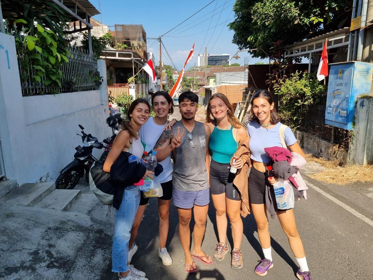 Griya Backpacker Pak Yon Bed & Breakfast มะลัง ภายนอก รูปภาพ